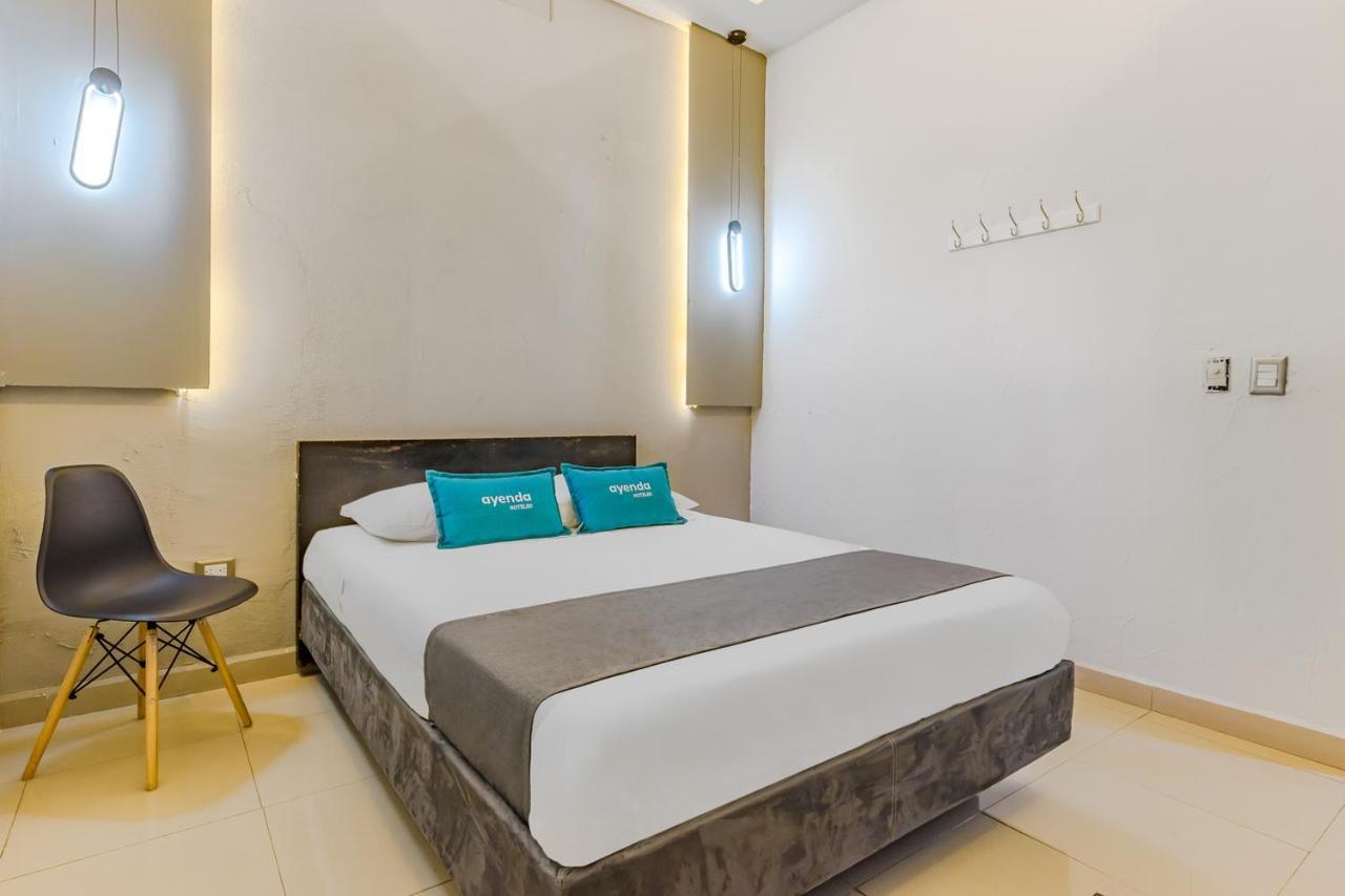 Ayenda Blue Cristal Hotel Monterrey Exterior photo