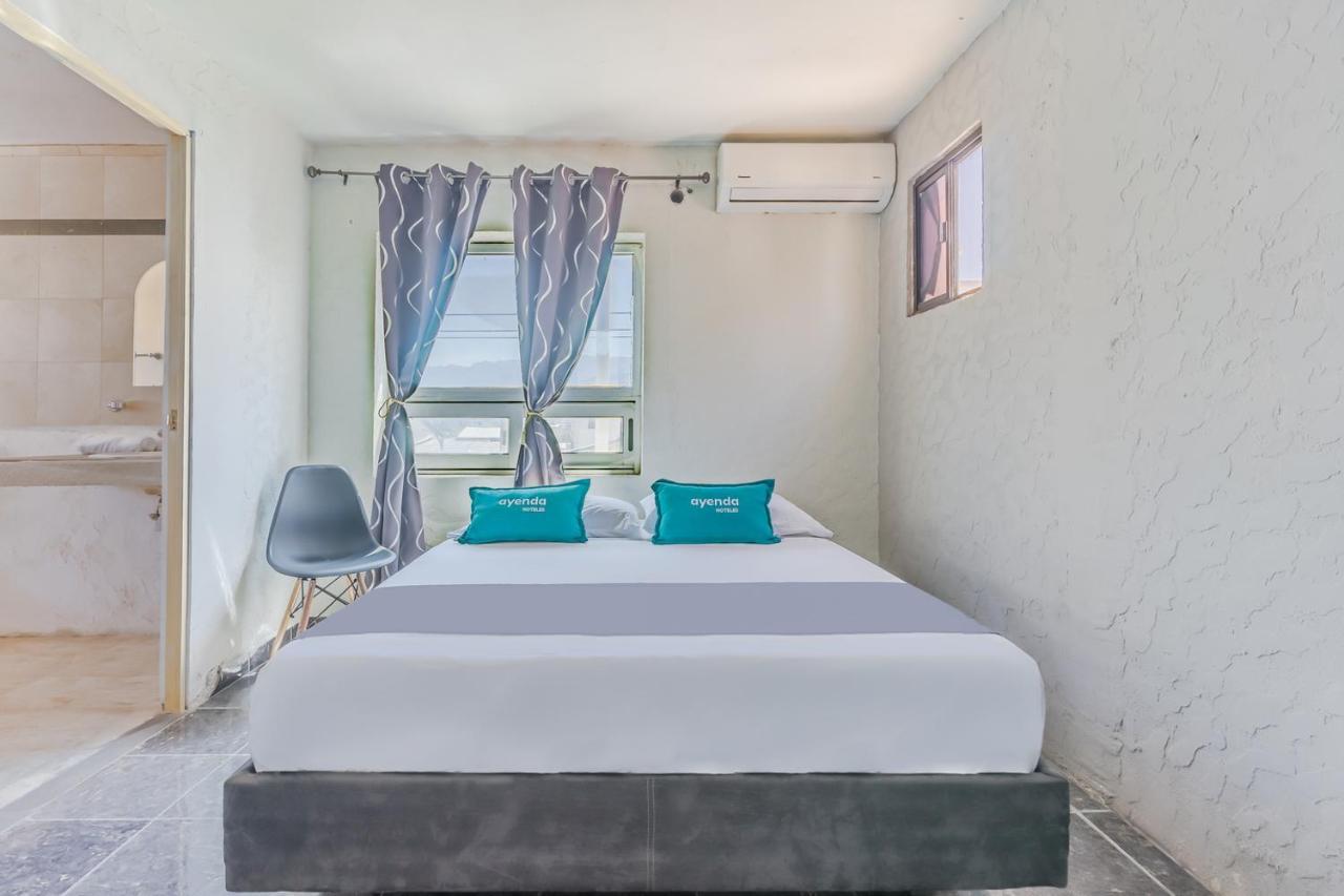 Ayenda Blue Cristal Hotel Monterrey Exterior photo