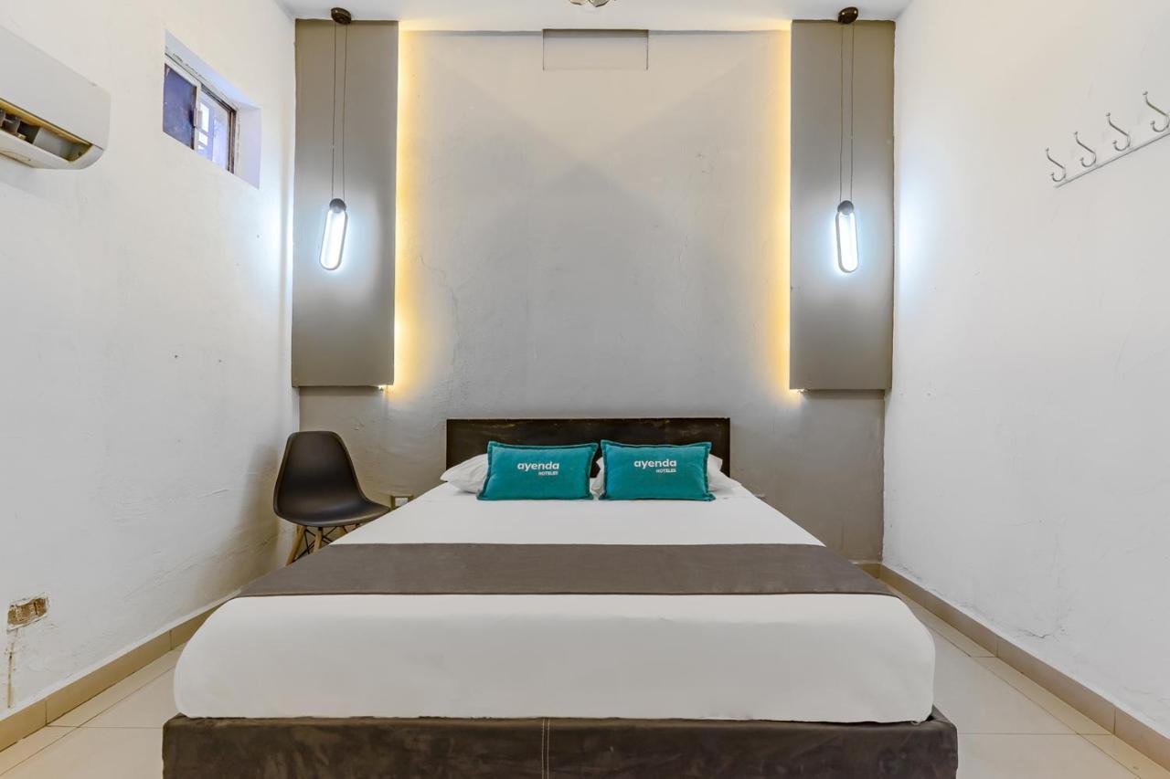Ayenda Blue Cristal Hotel Monterrey Exterior photo